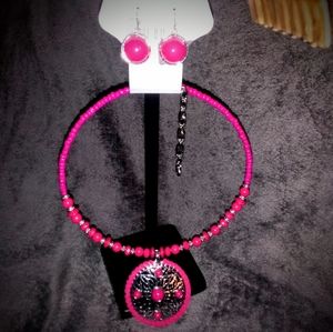 🌼EMBLEMED NECKLACE & EARRING SET